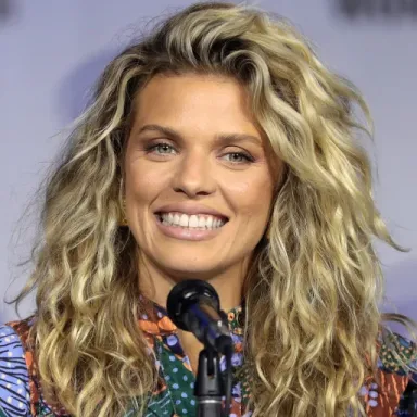 AnnaLynne McCord profile photo