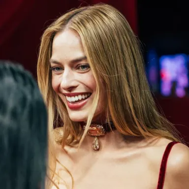 Margot Robbie profile photo