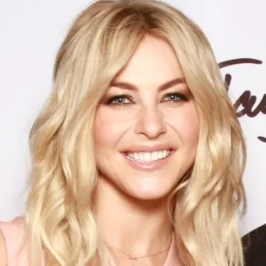 Julianne Hough profile photo