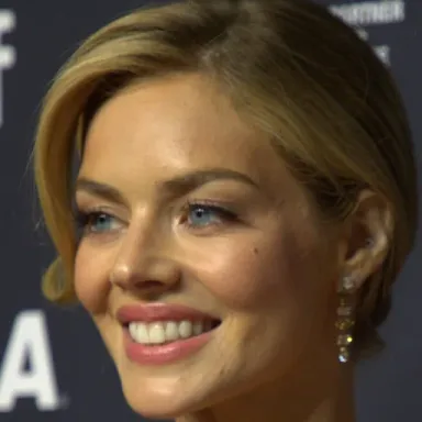 Samara Weaving profile photo