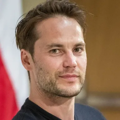 Taylor Kitsch profile photo