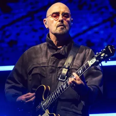 Paul "Bonehead" Arthurs profile photo