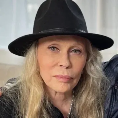 Faye Dunaway profile photo