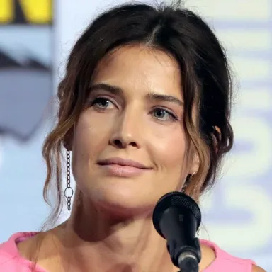 Cobie Smulders profile photo