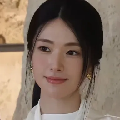 Ha Young (actress) profile photo