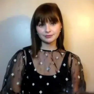 Lola Petticrew profile photo