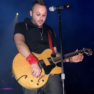 Justin Furstenfeld profile photo