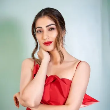 Raai Laxmi profile photo