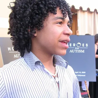 Noah Gray-Cabey profile photo