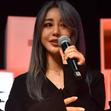 Wengie profile photo