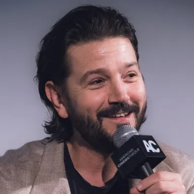Diego Luna profile photo