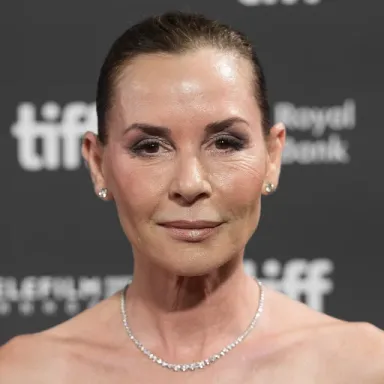 Embeth Davidtz profile photo