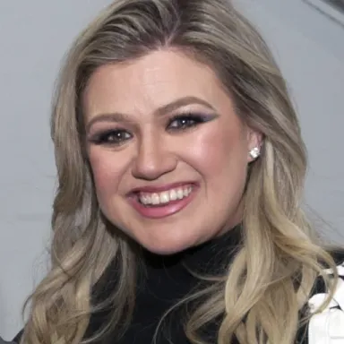 Kelly Clarkson profile photo