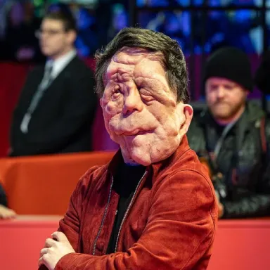 Adam Pearson (actor) profile photo