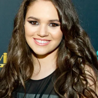 Madison Pettis profile photo