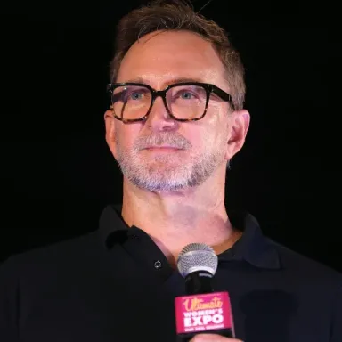 Clinton Kelly (TV personality) profile photo