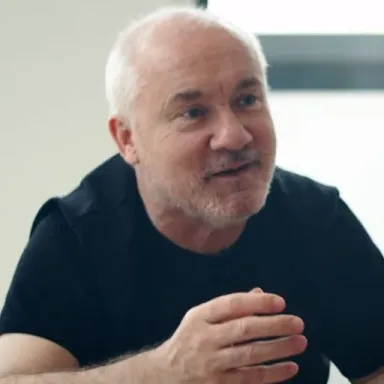 Damien Hirst profile photo