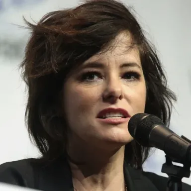 Parker Posey profile photo