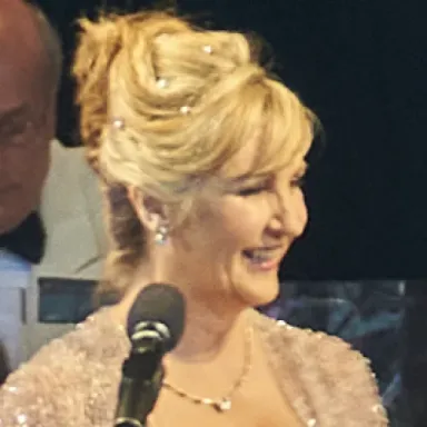 Lesley Garrett profile photo