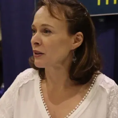 Tami Stronach profile photo