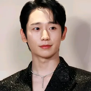 Jung Hae-in profile photo