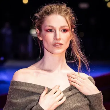 Hunter Schafer profile photo