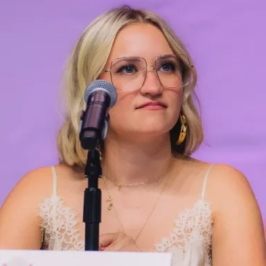 Emily Osment profile photo