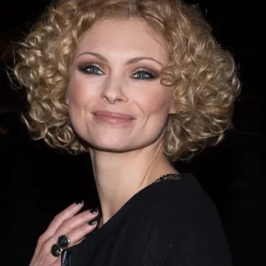 MyAnna Buring profile photo