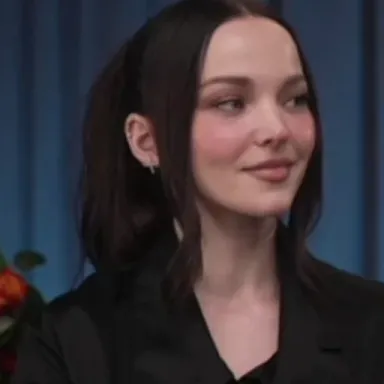 Dove Cameron profile photo