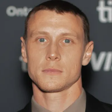 George MacKay (actor) profile photo
