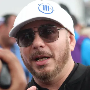 Pitbull (rapper) profile photo