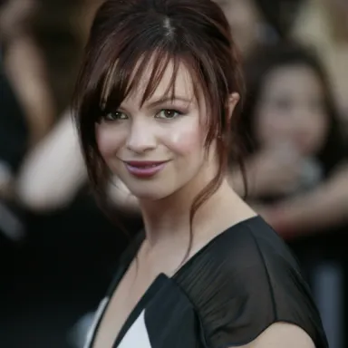 Amber Tamblyn profile photo