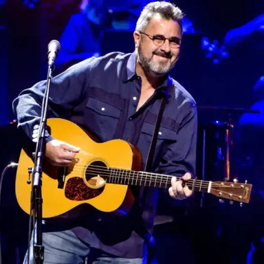 Vince Gill profile photo