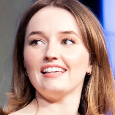 Kaitlyn Dever profile photo