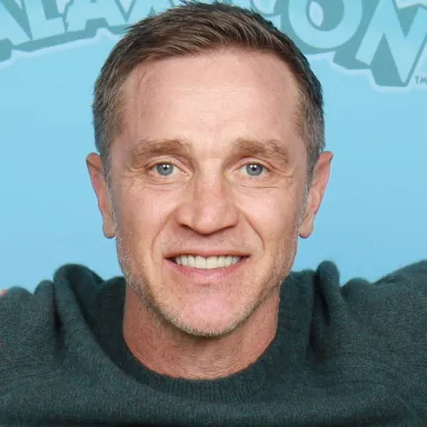 Devon Sawa profile photo