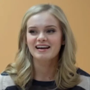 Sara Paxton profile photo