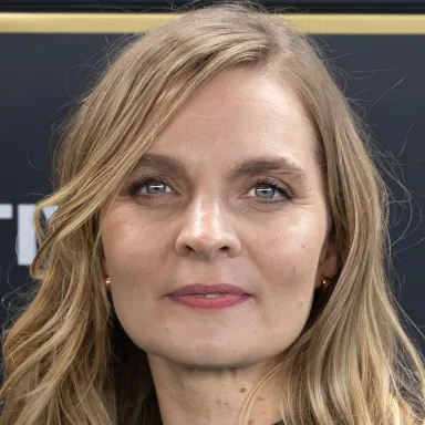 Hildur Guðnadóttir profile photo