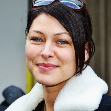 Emma Willis profile photo