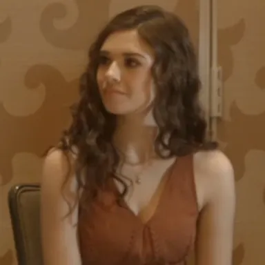 Nicole Maines profile photo