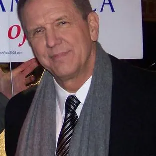 Charles Gibson profile photo