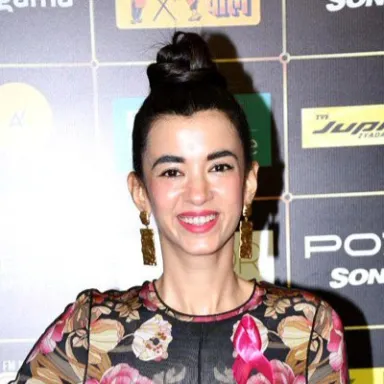 Saba Azad profile photo