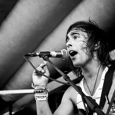 Vic Fuentes profile photo
