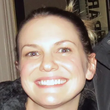 Larisa Oleynik profile photo