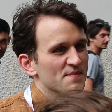 Harry Melling profile photo