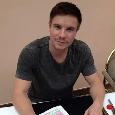 foto de perfil de Joe Dempsie